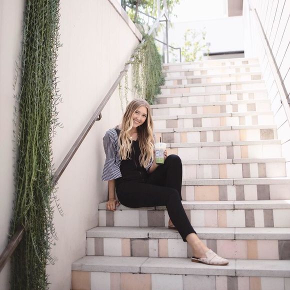 Meet your Posher, Shelby - Picture 1 of 1